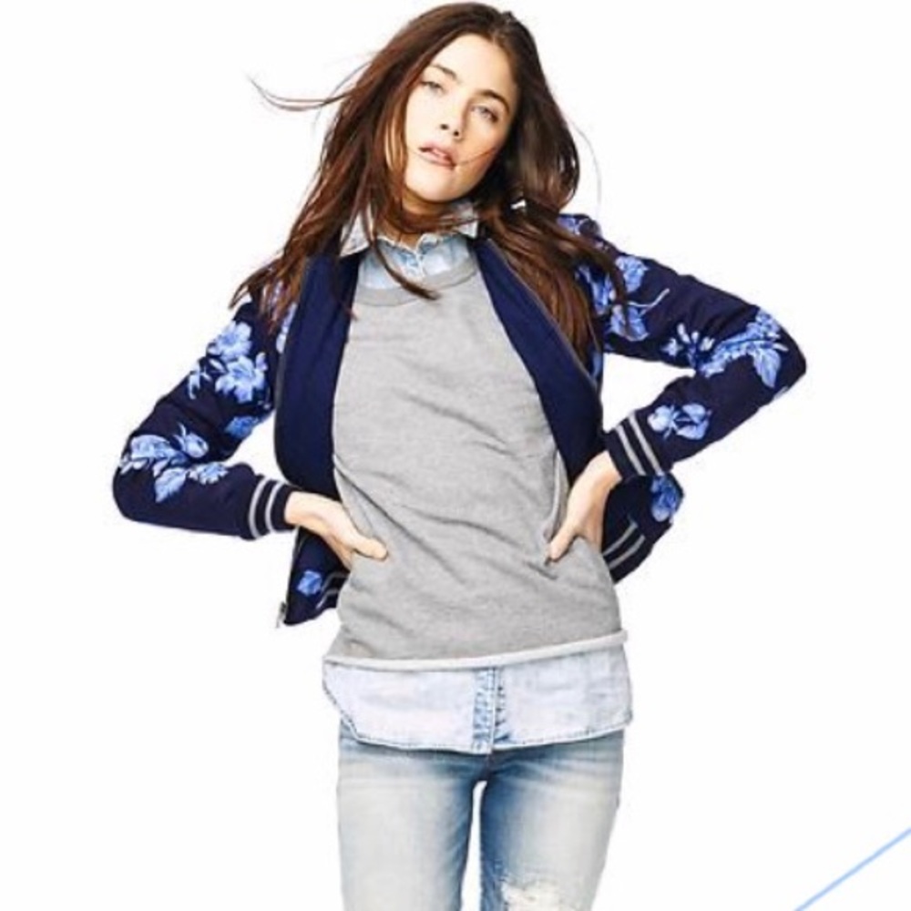 ✨EUC GAP Floral Bomber Jacket